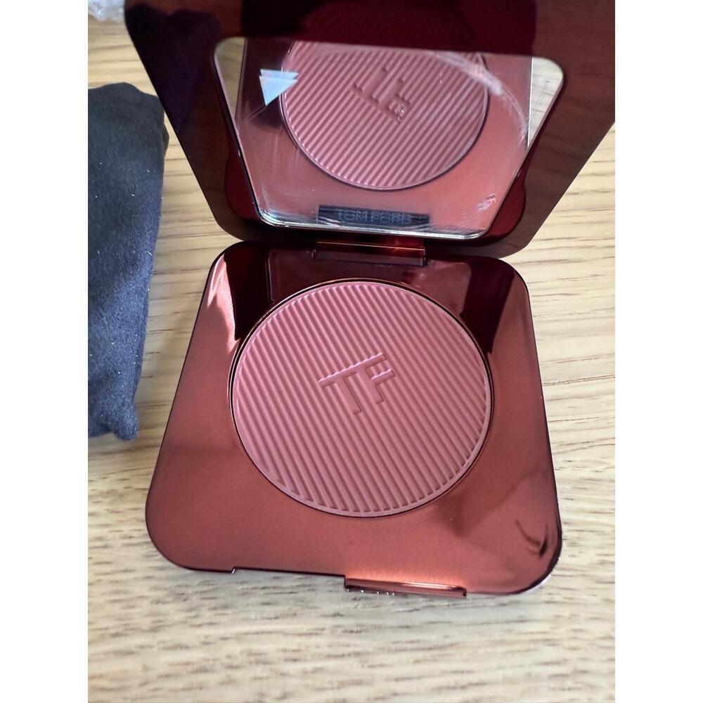 NIB Tom Ford Creme Blush - 01 Cafe (Rosy Nude) - Picture 3 of 7